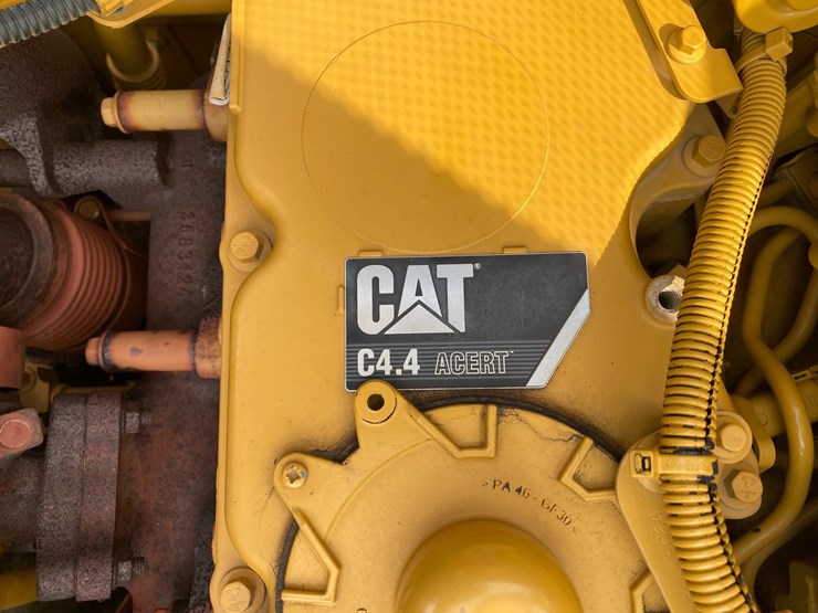 2018-caterpillar-320d-image-43