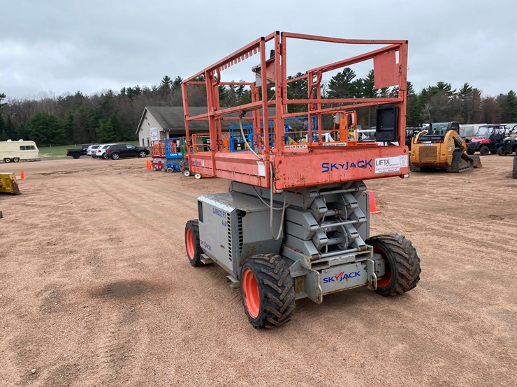 skyjack-sj6832rt-image-11