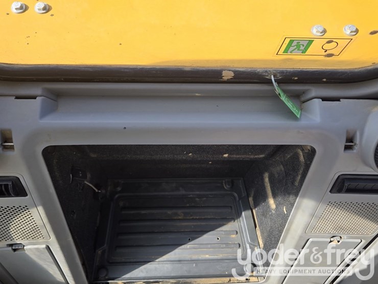 2021-caterpillar-336-image-110
