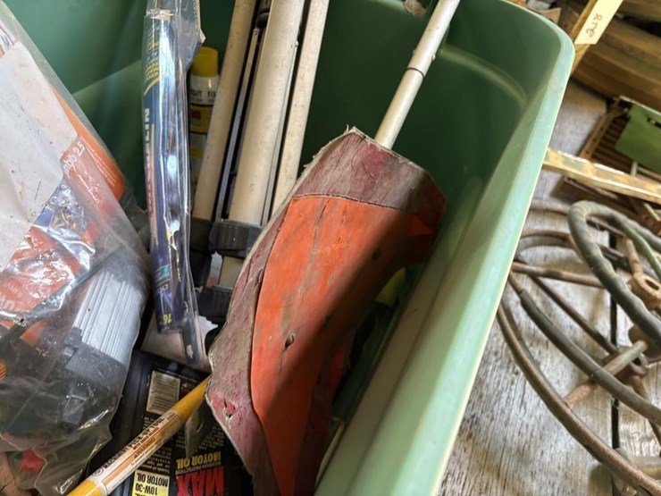 assorted-tools,-hose,-etc-image-6