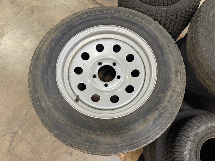 #2053-•-pallet-of-tires-image-4