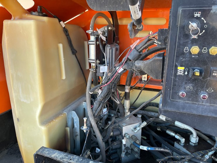 2015-jlg-4394rt-image-29