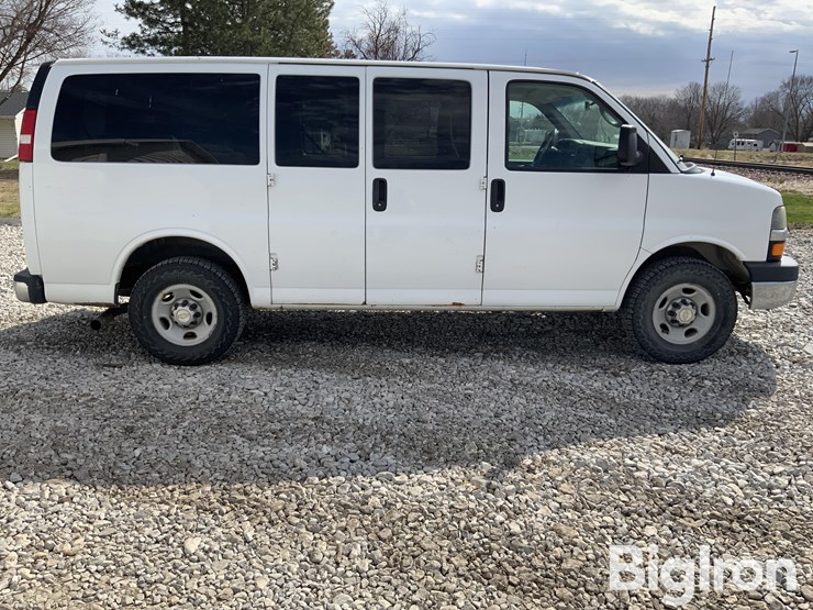 2014-chevrolet-express-g2500-image-4