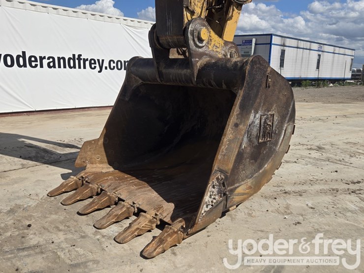 2021-caterpillar-336-image-28