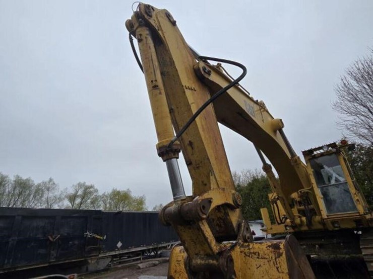 1990-caterpillar-245b-image-37