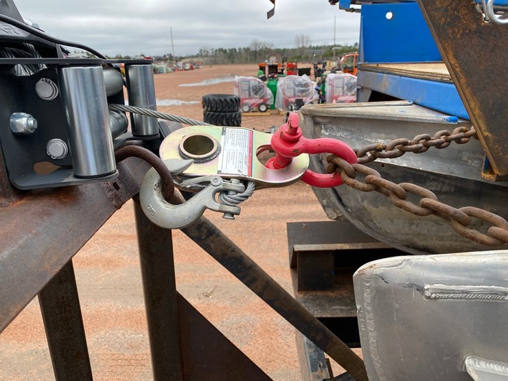 #1575-•-28'6"-pontoon-barge-with-crane-(no-title)-image-19