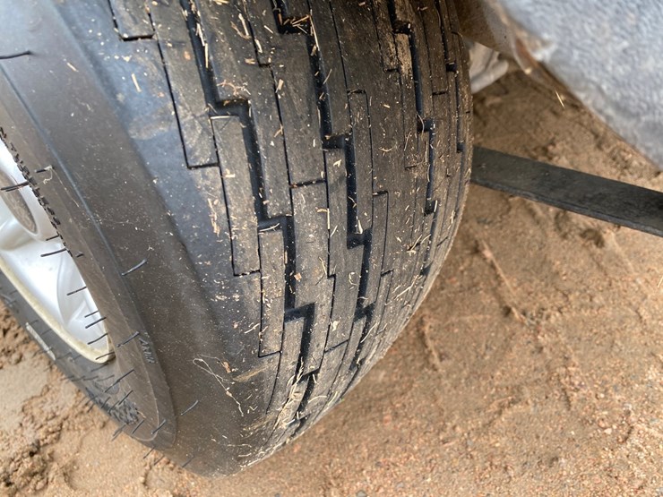 #1579-•-club-car-electric-golf-cart-with-charger-image-16