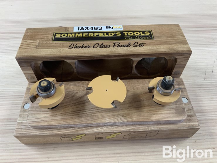 sommerfeld’s-tools-shaker-glass-panel-set-image-2