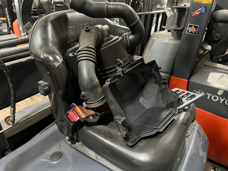 #2009-•-toyota-forklift-(non-runner)-image-10