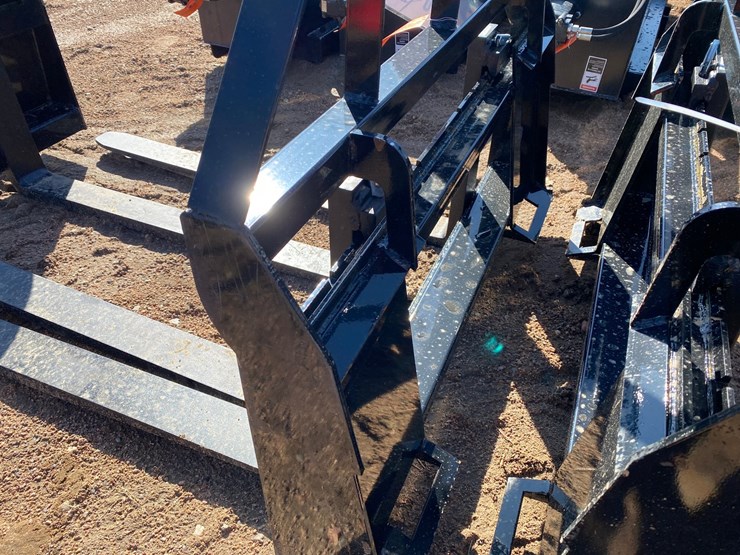 #4098-•-mower-king-4,000-lbs-capacity-pallet-fork-attachment-image-4