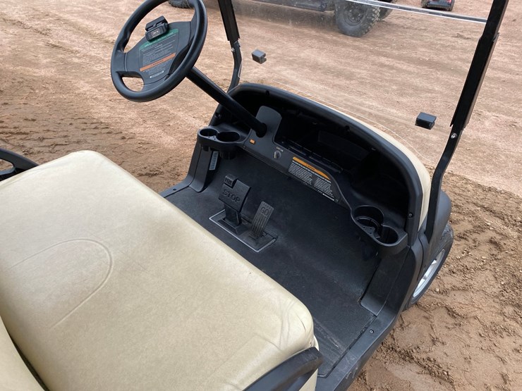 #1579-•-club-car-electric-golf-cart-with-charger-image-19