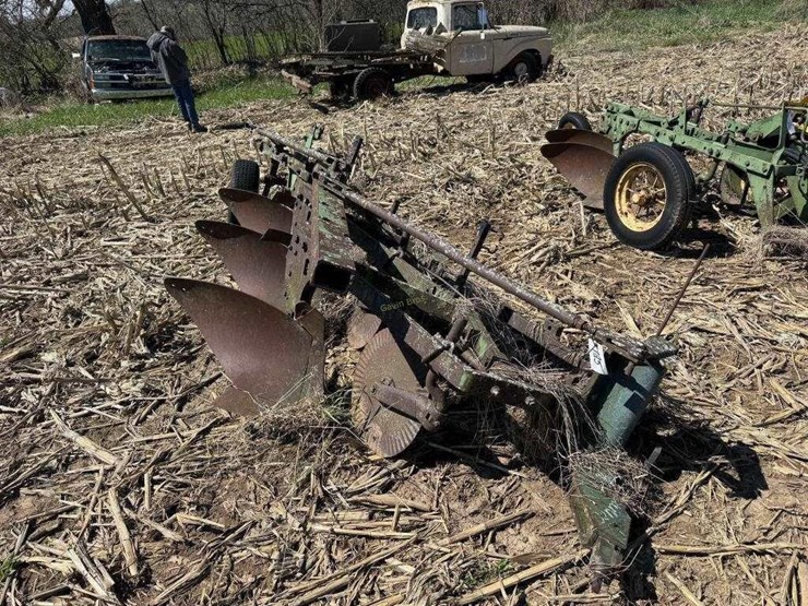 3-bottom-semi-mount-plow-image-1