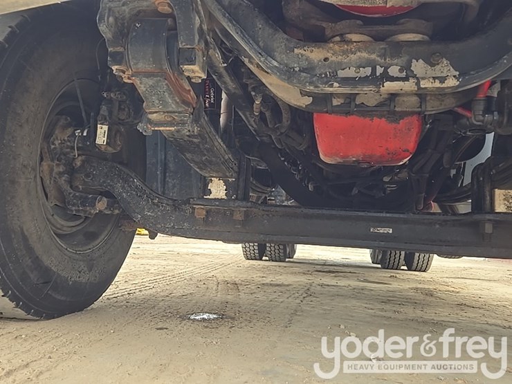 2019-freightliner-108sd-image-26