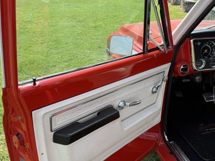 1972-chevrolet-custom-deluxe-image-52