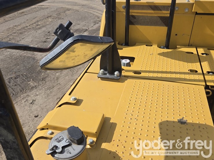 2021-caterpillar-336-image-100