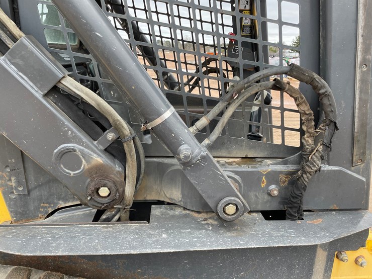 2007-new-holland-c185-image-50