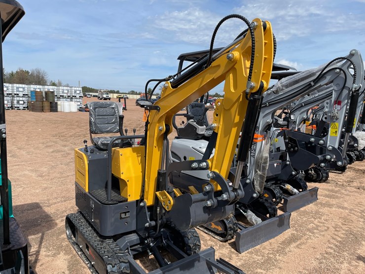 #5546-•-landhonor-lhr-kn16-mini-excavator-image-2