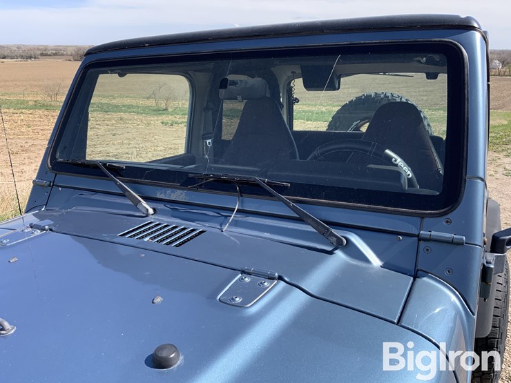 1999-jeep-wrangler-sport-image-11