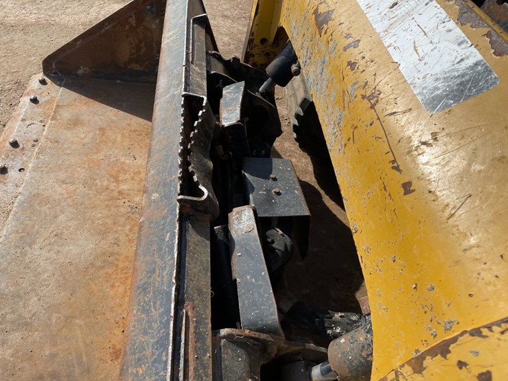 caterpillar-247b3-image-11