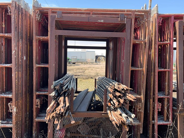 scaffolding-on-carring-cage.-image-3