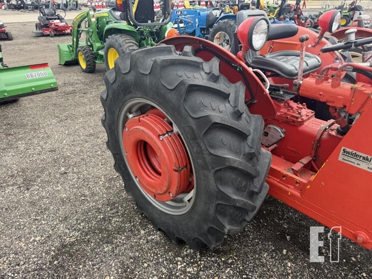massey-ferguson-135-image-13