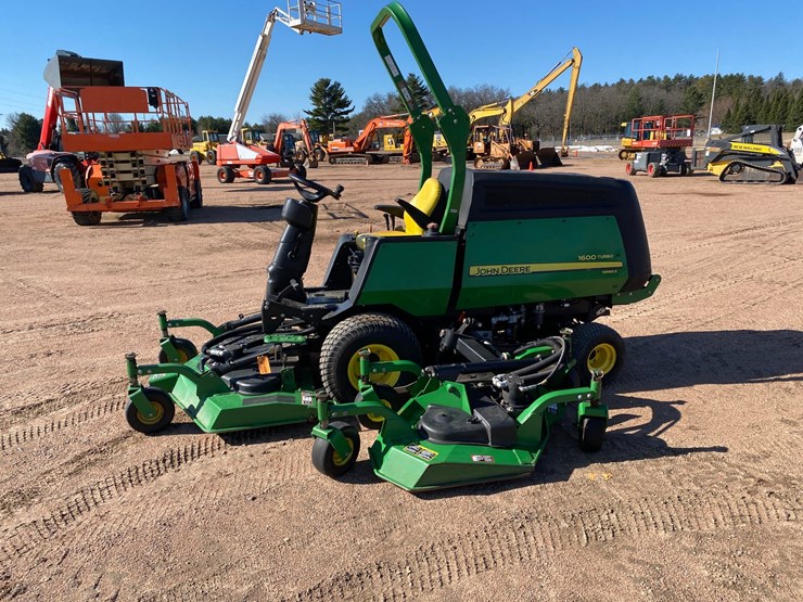 2014-john-deere-1600t-image-13