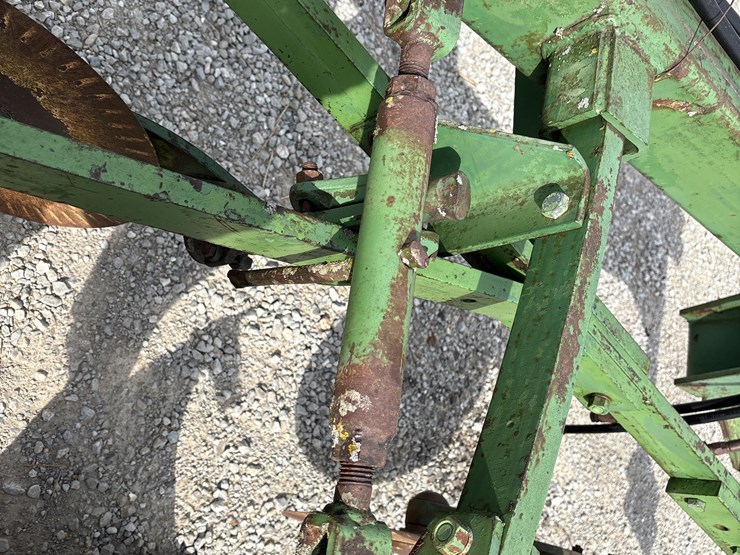 john-deere-450-image-12