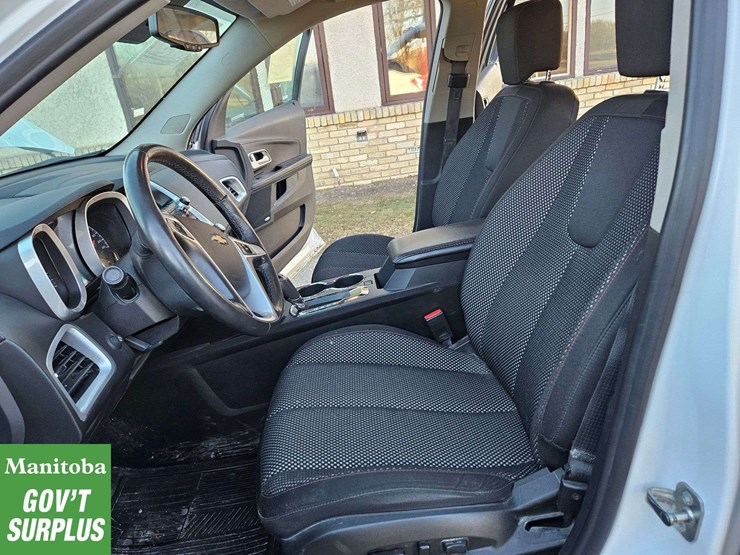 2016-chevrolet-equinox-lt-image-15