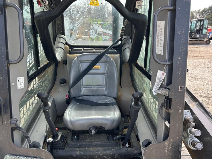 2024-new-holland-l316-image-12