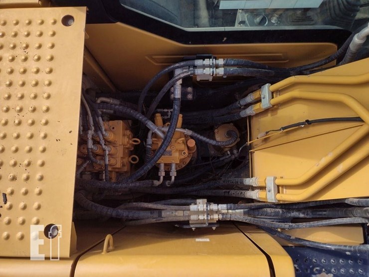 sany-sy135c-image-45