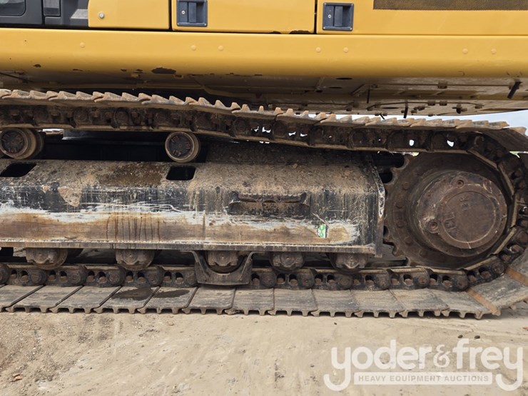 2021-caterpillar-336-image-13