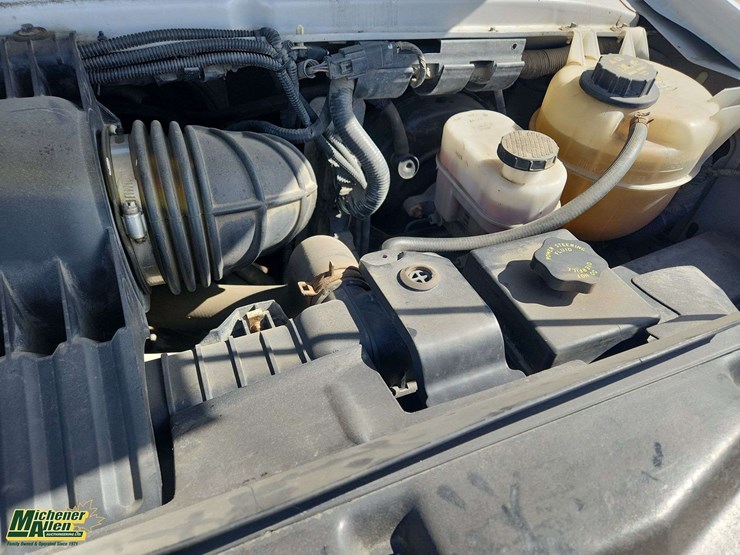 2010-ford-cargo-image-25