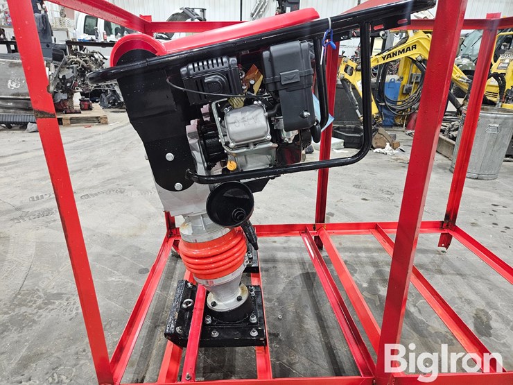 2025-massey-ferguson-730-image-12