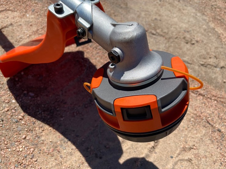 #1535-•-husqvarna-330lk-hi-torq-weed-wacker-image-3