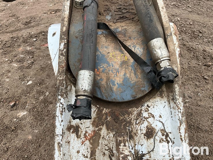john-deere-210-image-10