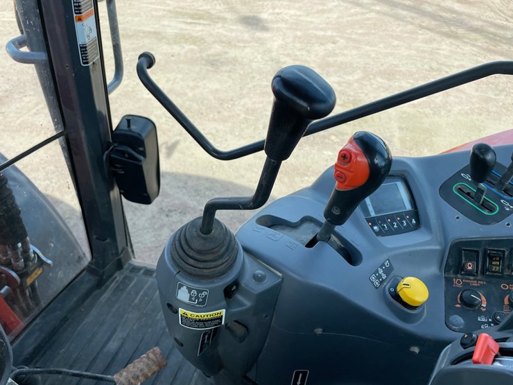 2014-kubota-m135gx-image-29