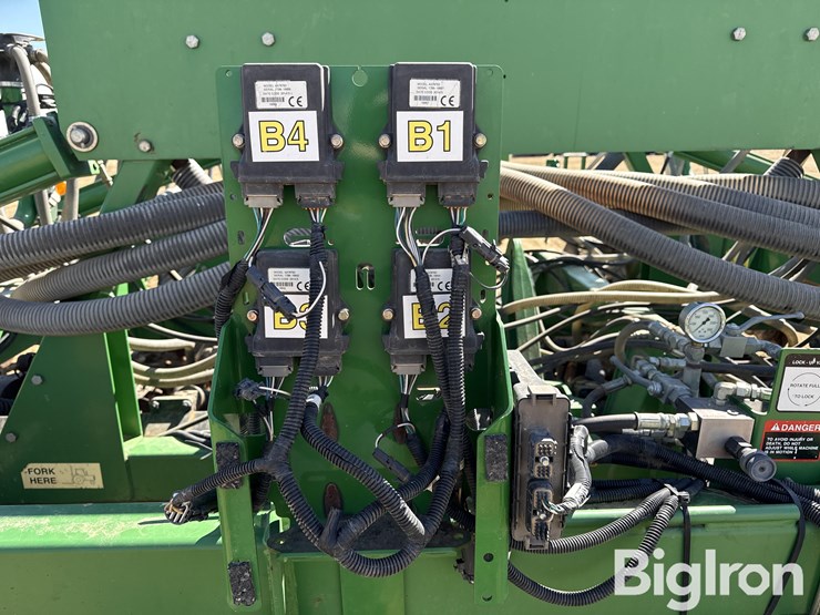 2001-john-deere-1860-image-10