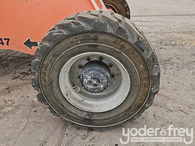 2016-jlg-400s-image-9