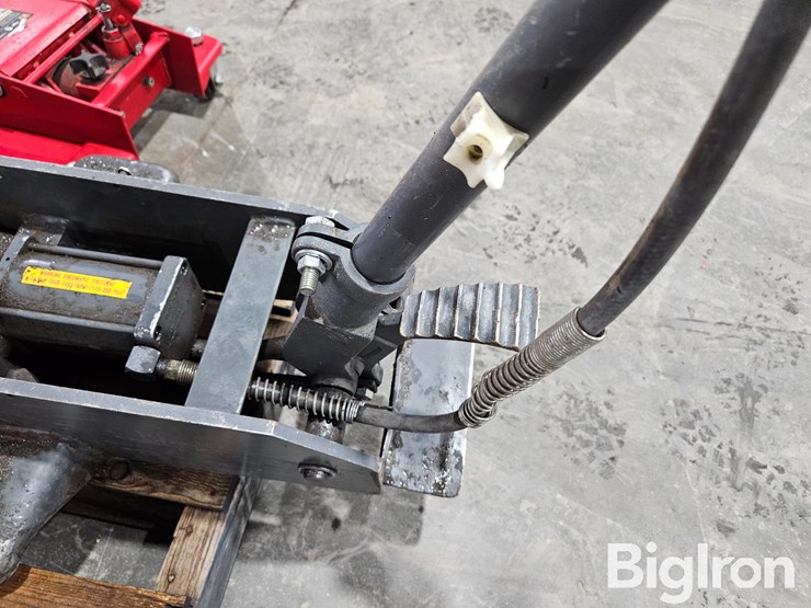massey-ferguson-730-image-16