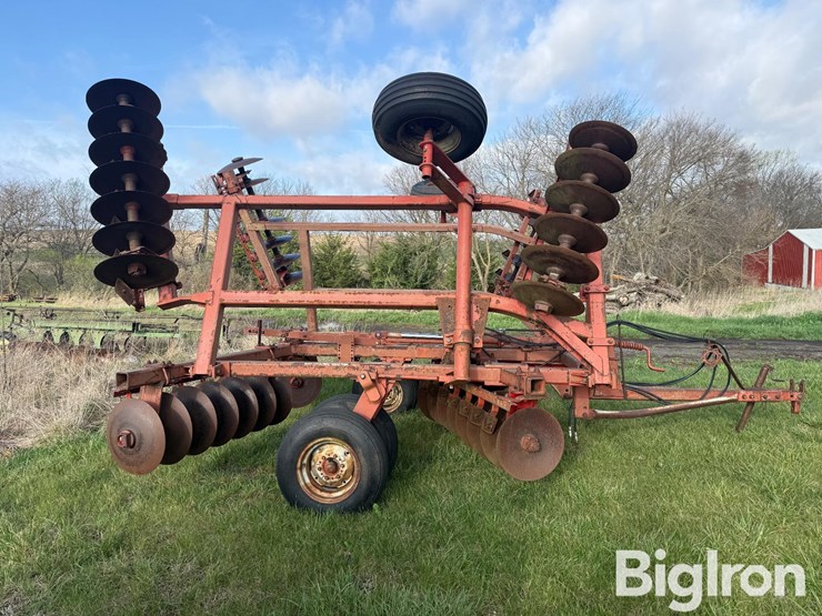 massey-ferguson-820-image-4