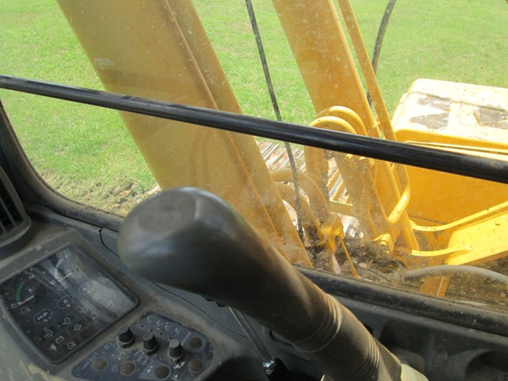 deere-200-lc-image-52