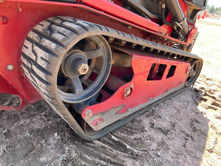 #1635-•-2022-toro-dingo-tx1000-wide-track-mini-skidsteer-image-11