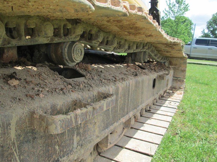 deere-200-lc-image-14