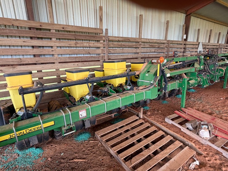 john-deere-1725-image-3