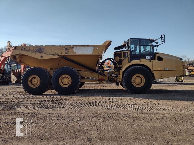 2019-caterpillar-745-image-3