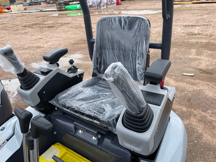 #5515-•-new-ats-me18-mini-excavator-image-11