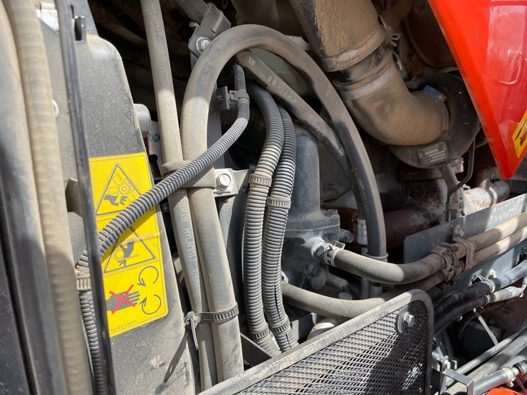 2014-kubota-m135gx-image-45