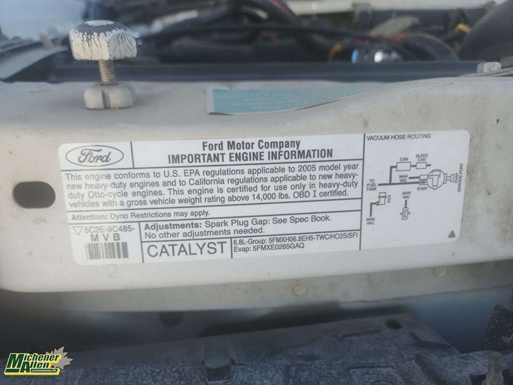 2005-ford-cutaway-s/a-16-passenger-wheelchair-accessible-van-image-35