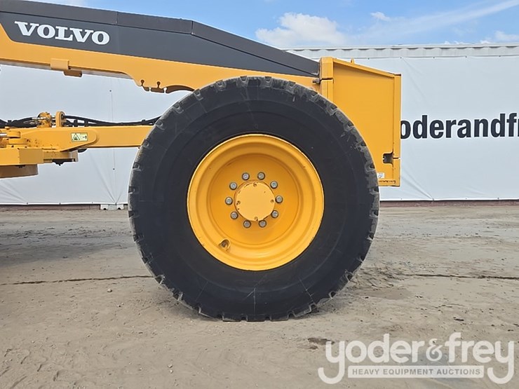 2012-volvo-g940b-image-15