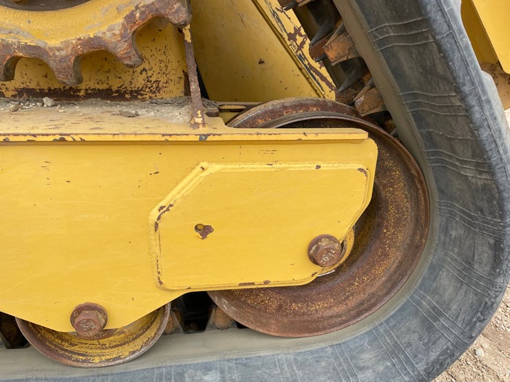 2019-caterpillar-299d2-xhp-image-18